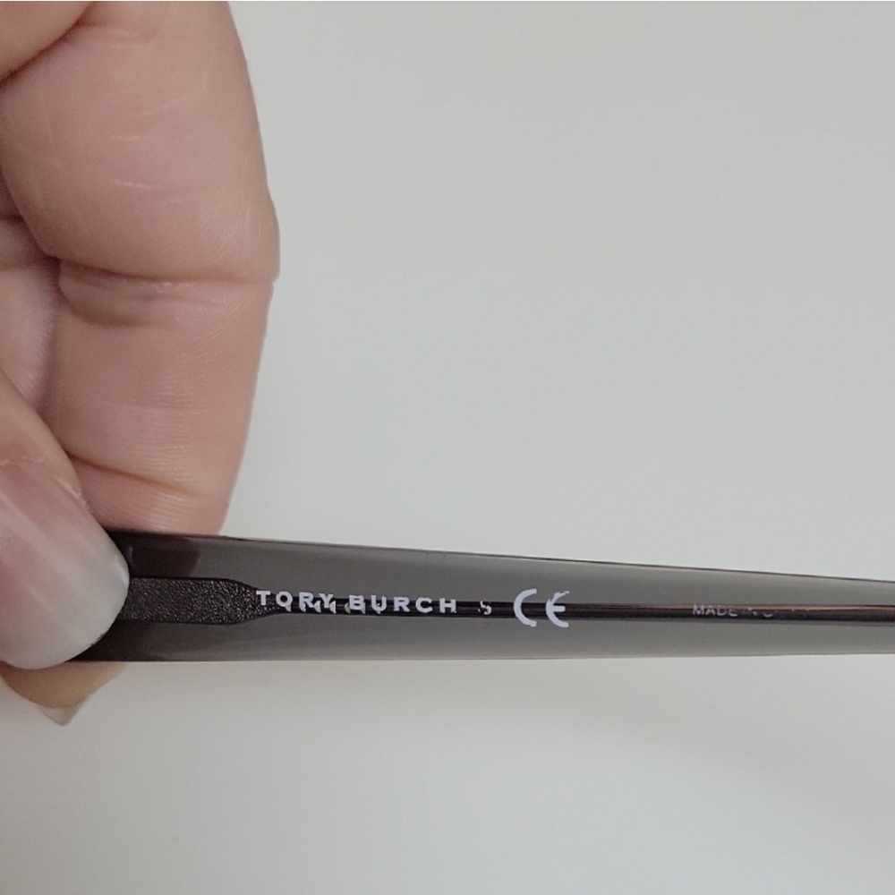 Tory Burch Gray Sunglasses No Callouts - Picture 7 of 12